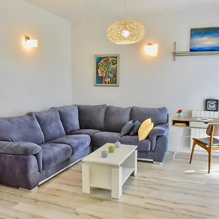 Gasthuis Ground Floor With Spacious Backyard