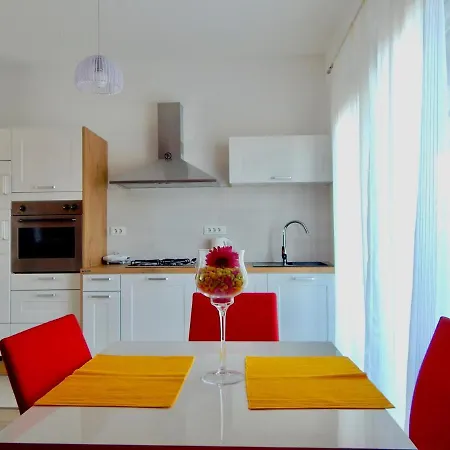 Ground Floor With Spacious Backyard Gasthuis 3*