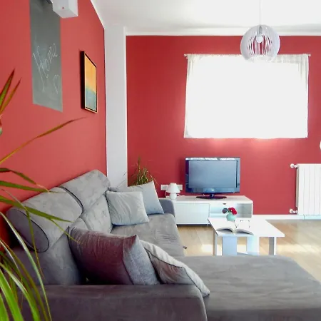 Vendégház Ground Floor With Spacious Backyard Póla